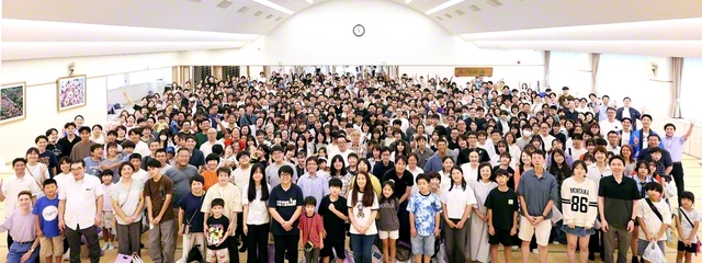 「#みらいフェス」に集った未来部員、家族らが記念のカメラに（午前の回）