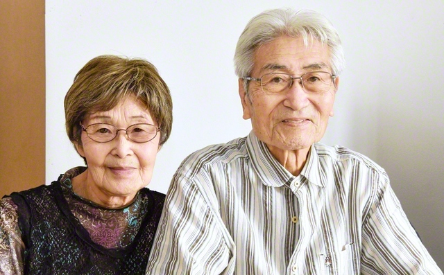 武田功さん㊨と妻・孝子さん