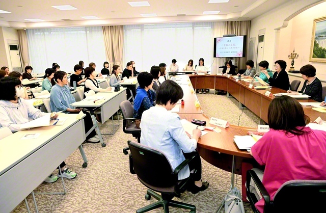 総県女性部の「白ゆり大学校」世界青年学会第2期の開校式と講義