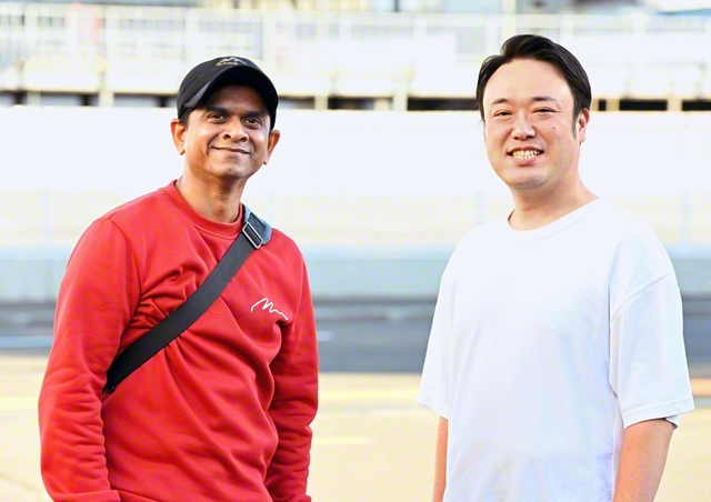 メシュラム・リテシュさん㊧と奥寺賢一さん