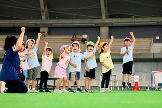 がんばるぞー！――園児の代表が元気いっぱいに「選手宣誓」