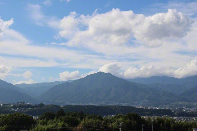 地域に愛される風越山(8月6日、飯田市、滝沢契江通信員)