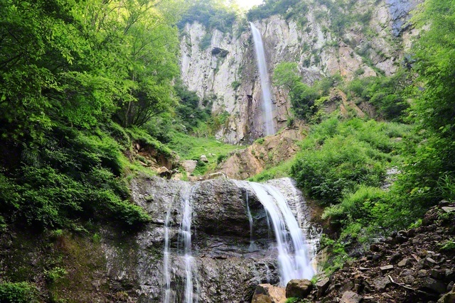 不動滝の繊細な流れ(8月2日、須坂市)