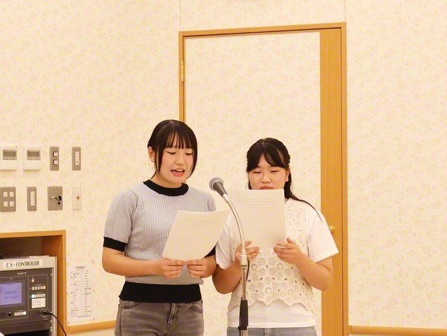 女子高等部員の爽やかな司会で開幕