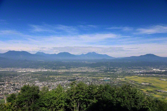 「北信五岳」を一望（9月7日、小布施町、小林充通信員）