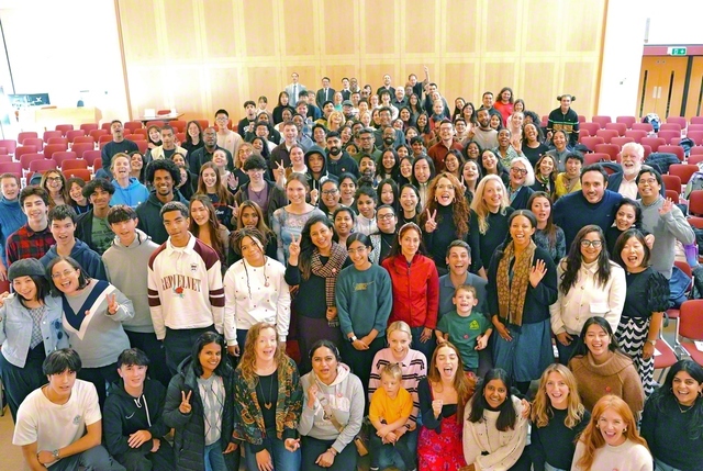 イギリスの友（タプロー・コート総合文化センターで）