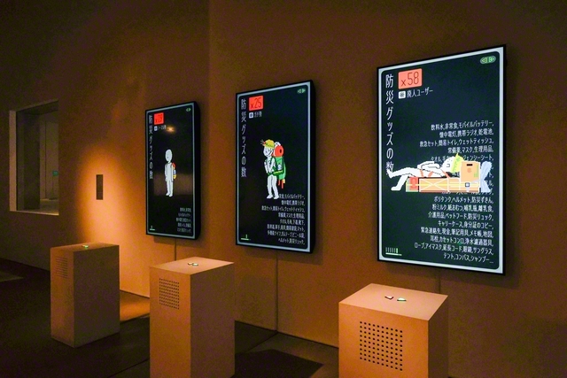 イラストで防災の備えを紹介する（「そのとき、どうする？展―防災のこれからを見渡す―」柴田大平「防災グラデーション」）