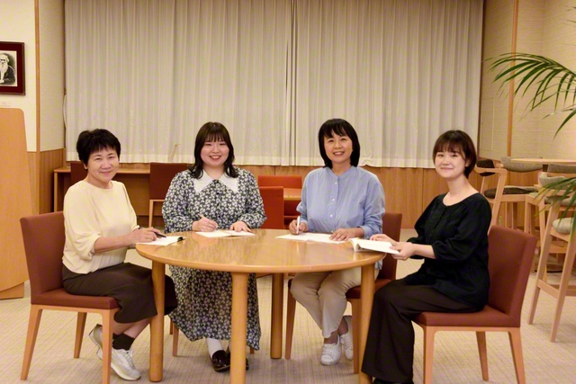 右から若井圏キャップ、木下圏女性部長、久保圏サブキャップ、安川圏総合女性部長