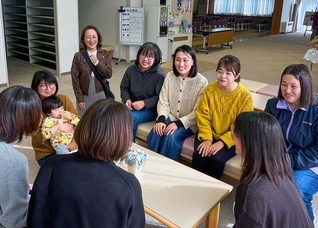 女性部の友が自身の挑戦の様子を楽しく語らう