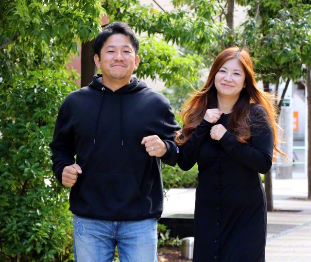 賢吾さん㊧と正美さん