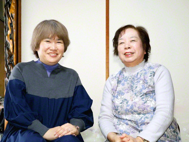 狩野さん㊨と黒澤さんが笑顔で。明“躍動の年”へ祈りを合わせて進む