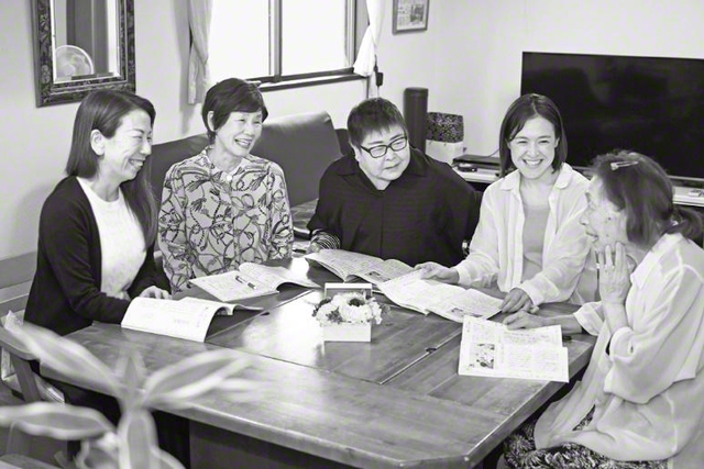 歓談の花が咲く愛知・緑希望区の友