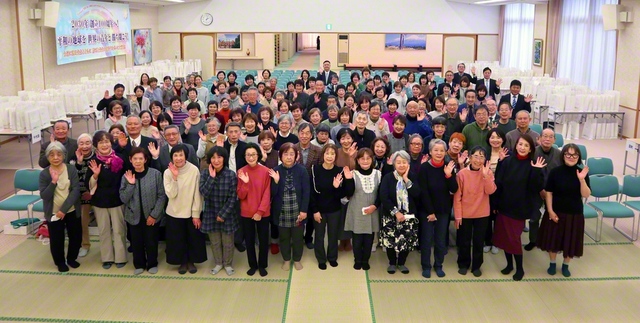 17日、静岡葵文化会館で（望月希有子、杉山純通信員）