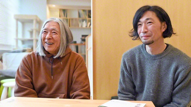 バイクの話題になると話が止まらない安藤さん㊧と西室さん