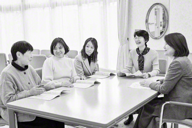 “対話の王冠　広布勝利”のスローガンを胸に前進する札幌栄光総県・王城西区の友