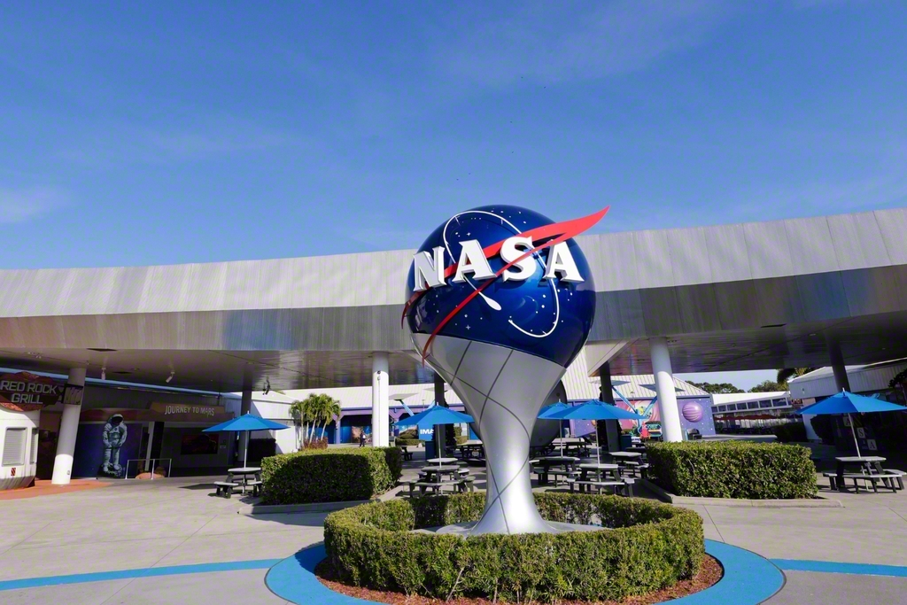 一日では回りきることができない！こだわりの展示とアトラクションが魅力の、ケネディ宇宙センター・ビジターコンプレックス