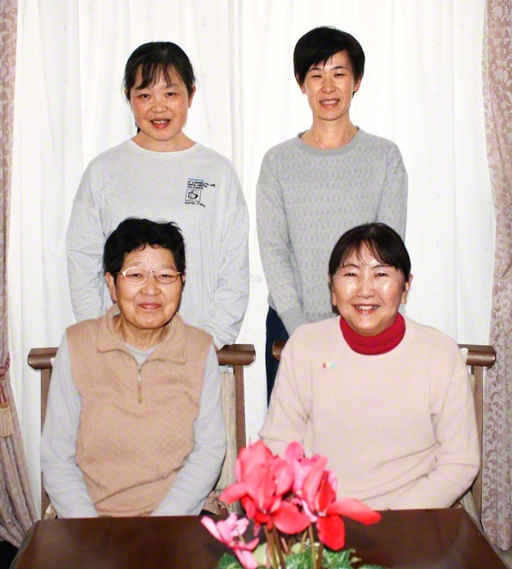 左上から時計回りに小林さん、岩崎さん、橘田さん、雨宮さん