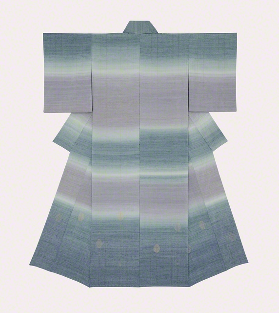 《朧月夜》　2025年　志村ふくみ監修　制作　都機工房　絹糸・金糸/紫根、藍、刈安、臭木　【通期展示】