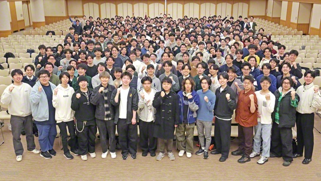 鍛えの青春を勝ち抜き、皆で学会創立100周年へ！　東京学生部大会に集った友が晴れやかに