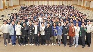 鍛えの青春を勝ち抜き、皆で学会創立100周年へ！　東京学生部大会に集った友が晴れやかに