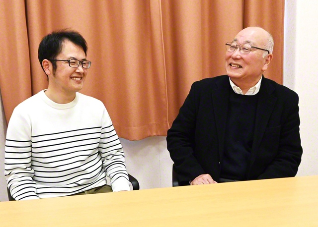 広布の最前線を二人三脚で駆ける水上さん㊨と須賀地区部長