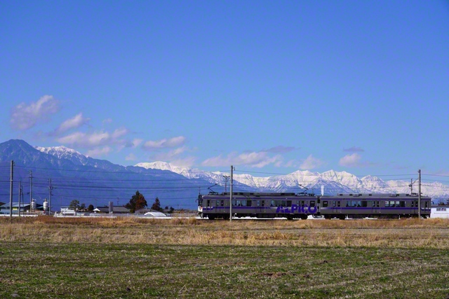 春を待つ上高地へ夢を乗せて（3月11日、松本市、森田昭治通信員）