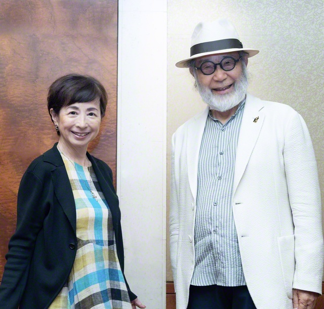 エッセイスト・作家の阿川佐和子さん㊨と鎌田實さん