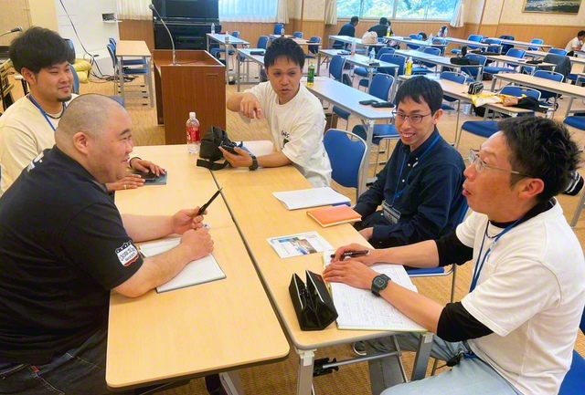 参加者にとって金の思い出となった長崎総県男子部の研修会（福岡研修道場で）