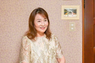 　おおはら・すえこ　大阪府生まれ。1985年、オーボエ奏者の夫・全良雄氏が創立した「奈良フィルハーモニー管弦楽団」に、ソプラノ歌手として所属。県内唯一のプロオーケストラ（当時）として歩みを広げてきた。2016年から亡き夫の後を継ぎ、2代目団長を務める。