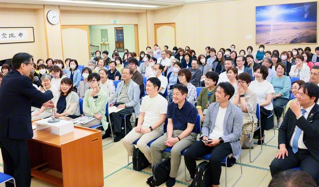 社会部が充実の研修（5日、九州文化会館で）