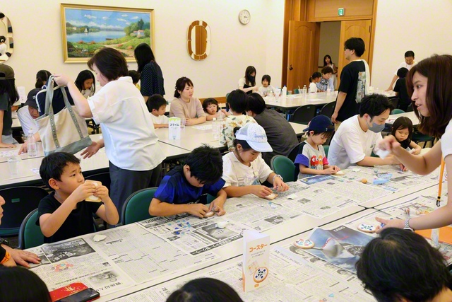 親子の語らいが弾んだ「クラフト教室」