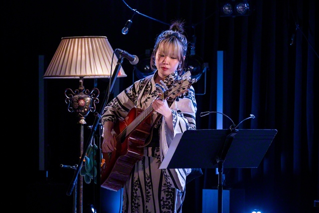 8月、大阪のライブハウスに出演した次女・良美さん。新曲を披露し、ファンを魅了した