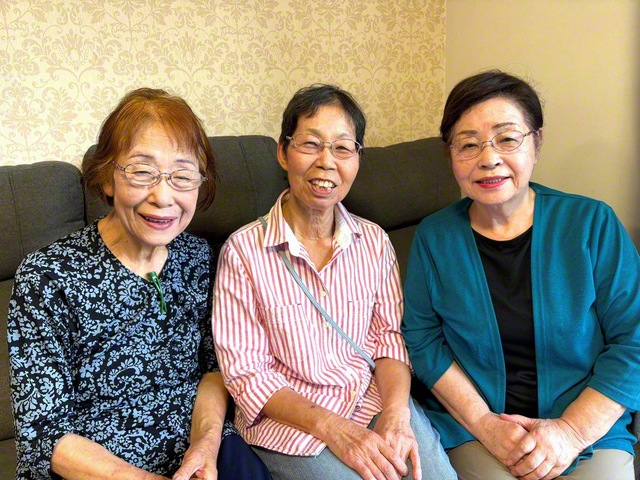 左から橋本さん、江原さん、大束さん