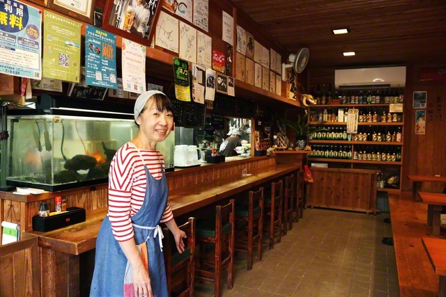 山下さんがマスターと共に営む居酒屋「むらた」