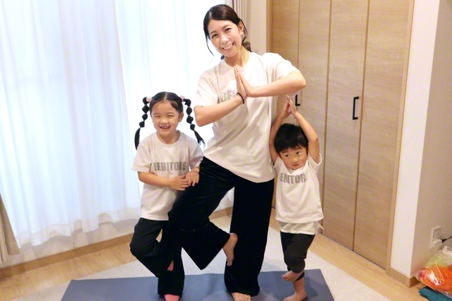 森山さん㊥が、2人のわが子と