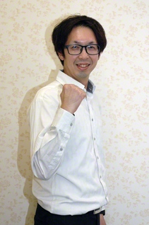 師弟の誓願に立つ、小山本部の羽角さん（男子部本部長）